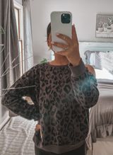 AQUA Sweatshirt Photo 0