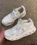 On Cloud Shoes Photo 0