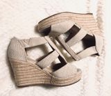 A New Day Beautiful wedges! Size 6 Tan Photo 0