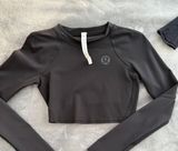 Cropped Long Sleeve Photo 0