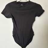 Skims fit everybody black tee brief bodysuit sz s Photo 0