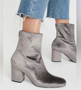 Free People Cecile Women's Gray Velvet Block Booties 38 7.5 Round Toe Zip Back Photo 0