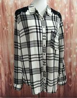 Soho  New York & Co Black Plaid Convertible Sleeve Flannel Shirt Photo 0