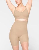 Skims Sculpting Shorts NWOT S/M Photo 0