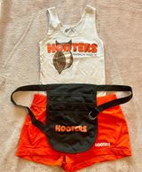 Hooters Uniform Photo 0