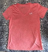 Under Armour T Shirt Photo 0