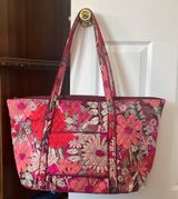 Vera Bradley Tote Photo 0