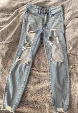 American Eagle Outfitters Distresses Jeans Photo 0