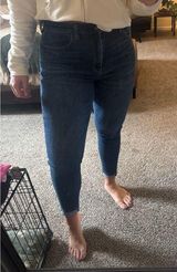 Women's Blue Jeans Photo 0