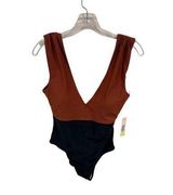 NWT Summersault ruched backflip one piece size 8 Photo 0