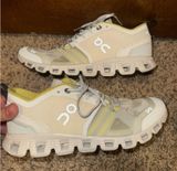 On Cloud X Shift Vapor Acacia Size 8 Photo 0