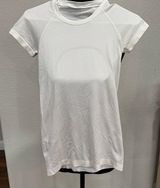 Lululemon Swiftly Tech Off-White Fitted Short Sleeve Tee Photo 0