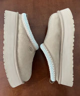 UGG Women's Tazz II Slippers Size 7 Photo 0