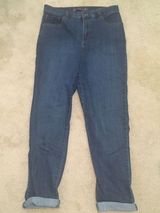 Gloria Vanderbilt High Rise Mom Jeans Photo 0