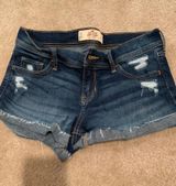 Hollister Short-Shorts Photo 0