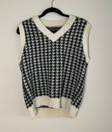 SheIn Women’s Black Shark Tooth Sweater Vest Photo 0