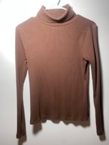 Old Navy Ribbed Long Sleeve Turtleneck Photo 0
