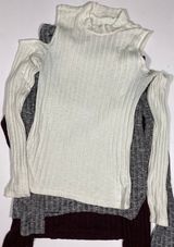 American Eagle Outfitters 3 Tops Multiple Size M Photo 0