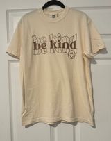 Be Kind T-Shirt Photo 0