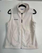 Columbia White  Fuzzy Vest Photo 0