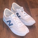 New Balance Women’s Blue/Ivory Colored Shoes Size 8 Photo 0