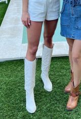 Tall White Cowboy Boots Photo 0