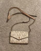 Michael Kors Crossbody Photo 0