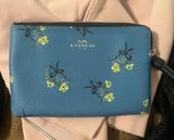 Coach Hand Wallet Photo 0