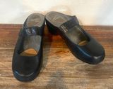 Dansko Worn twice  Maryjane clogs in mint condition. Sz 9.5 or 40 Photo 0