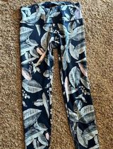 Apana 🌺  patterned athletic crops Photo 0