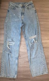 H&M Ripped High-Waisted Jeans Straight Photo 0
