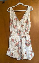 American Eagle Cream Floral Romper Large Photo 0