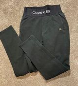 Calvin Klein Sweatpants Photo 0
