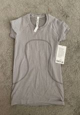 Lululemon Swiftly Tech Size 4 Photo 0