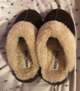 Minnetonka Slippers Photo 0