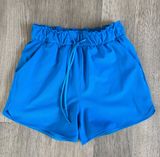 Stretch High-Rise Shorts 3.5” Photo 0