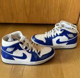 Women’s Air Jordan 1 Mid Photo 0