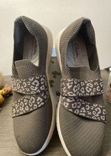 Womens Sz 8.5 Clarks Loafer Cloudsteppers Slip-on Print Wrap Photo 0