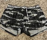Under Armour womens  shorts Photo 0