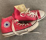 Converse Pink Sneakers Photo 0