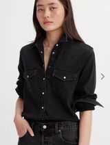 Women’s XS Levi’s jean shirt Photo 0