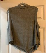 Elan L Turtleneck tank top sweater Photo 0