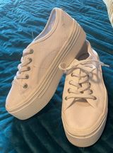 Steve Madden White Platform Shoes Photo 0