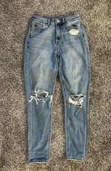 Outfitters Mom Jeans Photo 0