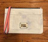 Guess Wristlet Photo 0