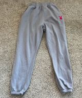 grey sweatpants Photo 0