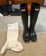 Hunter Boots Women’s Hunter Black tall glass rain boots **socks Included Photo 0