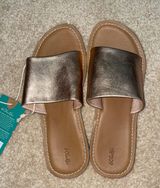 olukai metallic sandals Photo 0