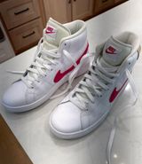 Nike Court Royale Women’s Photo 0