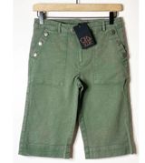 Chaser  NWT Revolve Bermuda Canvas shorts Small green Photo 0